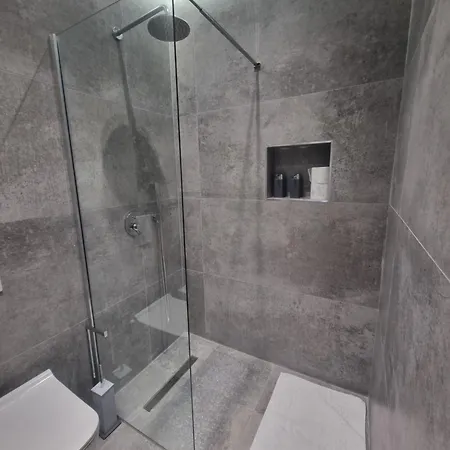 Centrepoint Stylish Tirana