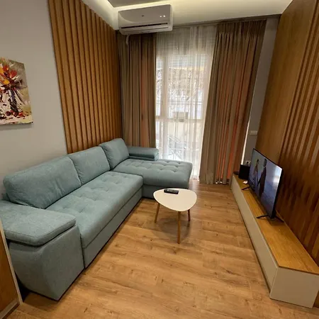 Centrepoint Stylish *