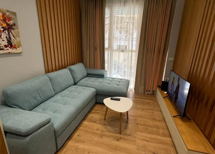 Centrepoint Stylish *