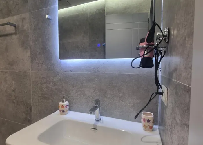 Centrepoint Stylish Tirana