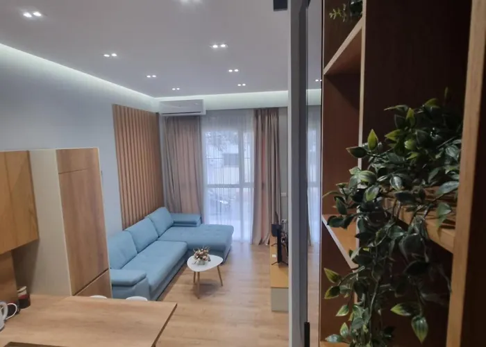 Centrepoint Stylish *